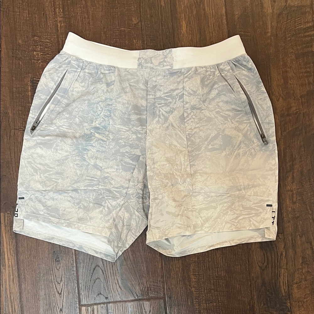 Lululemon Men's White and Gray Shorts